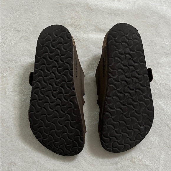 Birkenstock Kids Shoes in Brown and Black - Picture 4 of 15